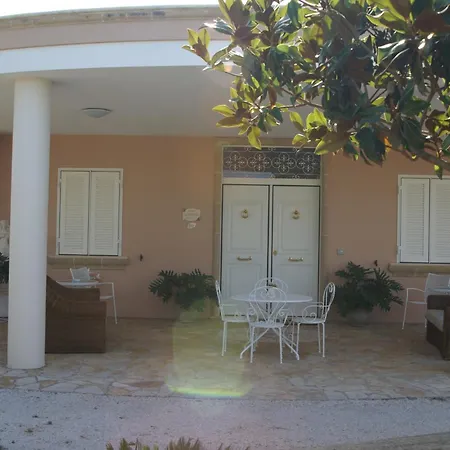 Tenuta Arate לינה וארוחת בוקר גאליפולי