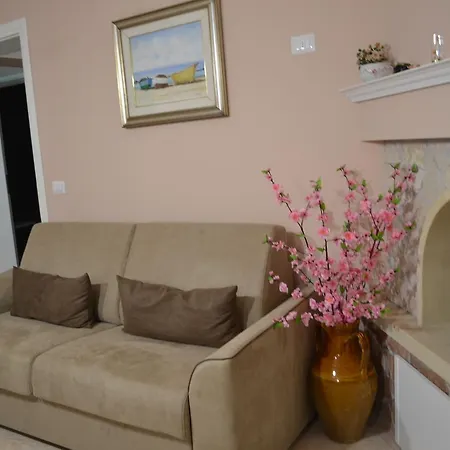 לינה וארוחת בוקר Tenuta Arate 3*