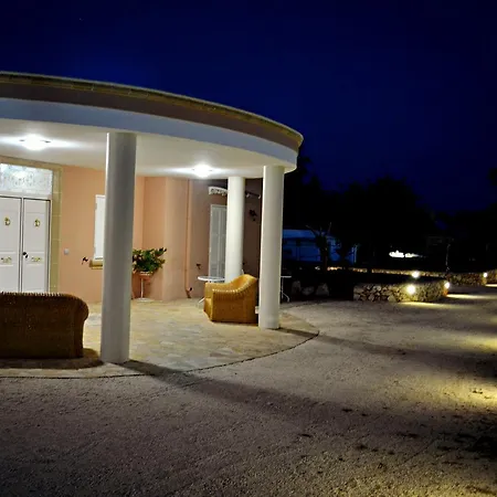 Tenuta Arate לינה וארוחת בוקר גאליפולי