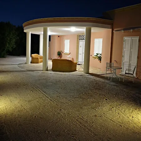 לינה וארוחת בוקר Tenuta Arate גאליפולי